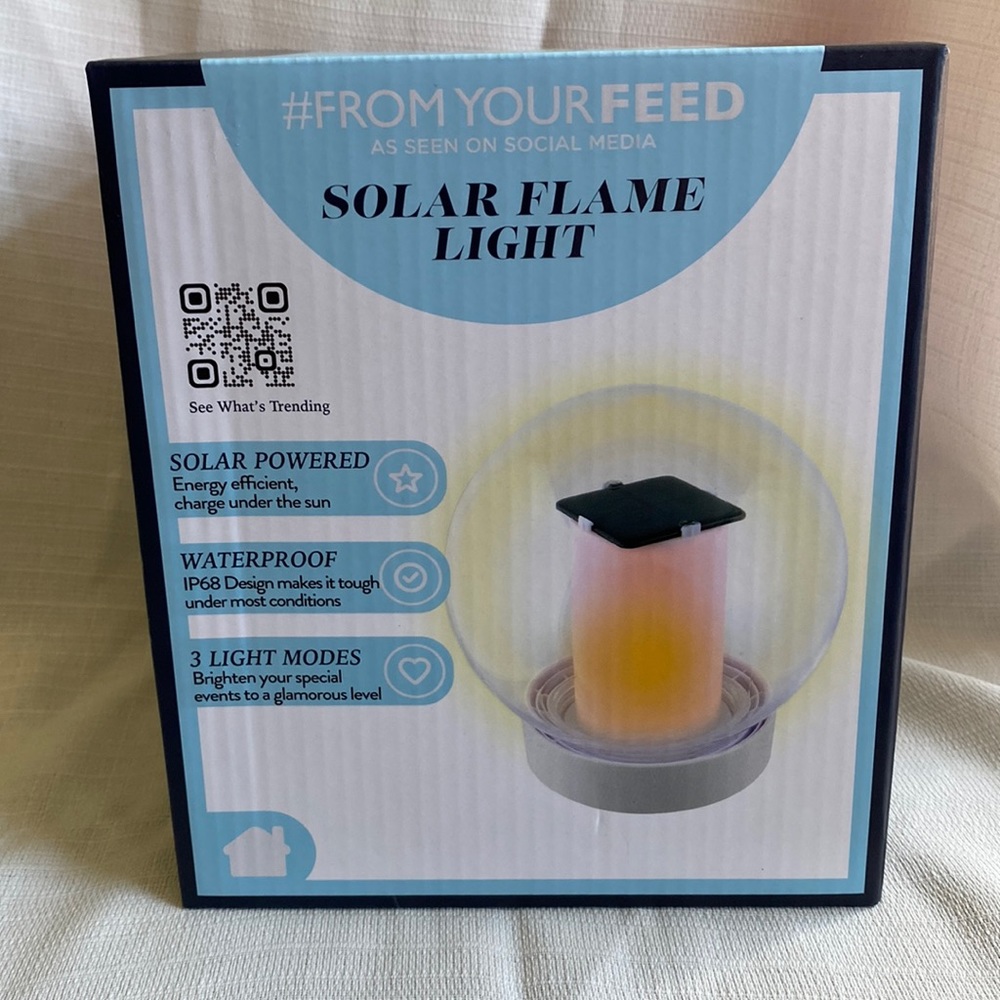NIB - 2 Floating Solar Flame Light Balls